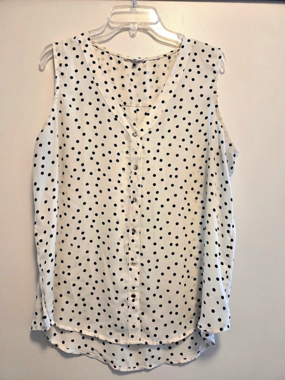 maurices Polka Dot Blouse in White & Black Size XL Like New